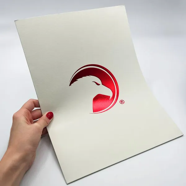 https://d2zn16t8uygl6t.cloudfront.net/printleaf/images/product/white-foil-red-folder.jpg
